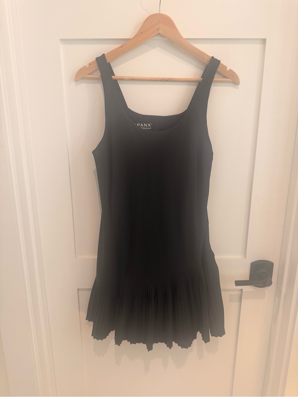 SPANX Black Scoop Neck Tank Top